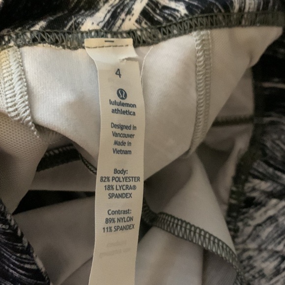 Lululemon Jet Crop Black & White Pants - Picture 9 of 9
